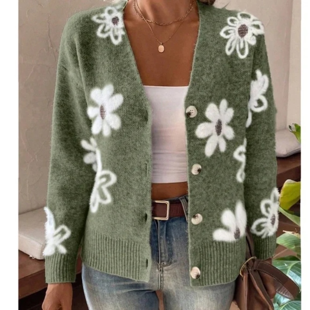 Cozy Floral Print Fuzzy Button Down Oversized Cardigan - Picture 6 of 8